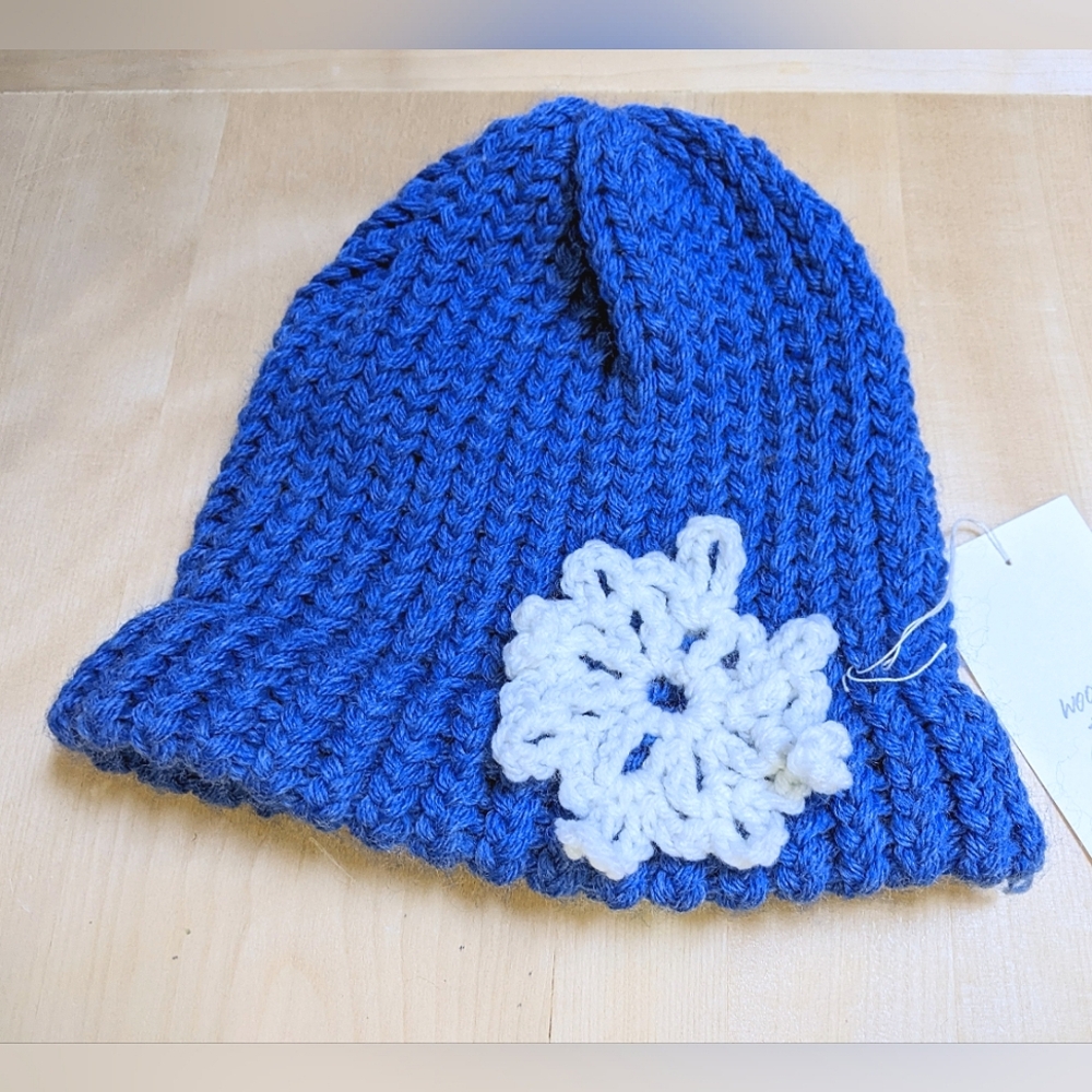 Hand knit wool blue beanie warm cozy hat with crochet snowflake NEW